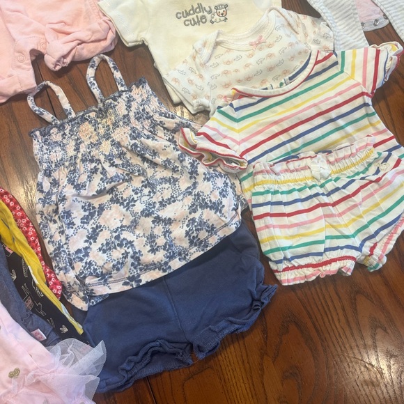 Girls 3 month Assorted Baby Clothing Bundle for warm weather spring and summer - Picture 5 of 8